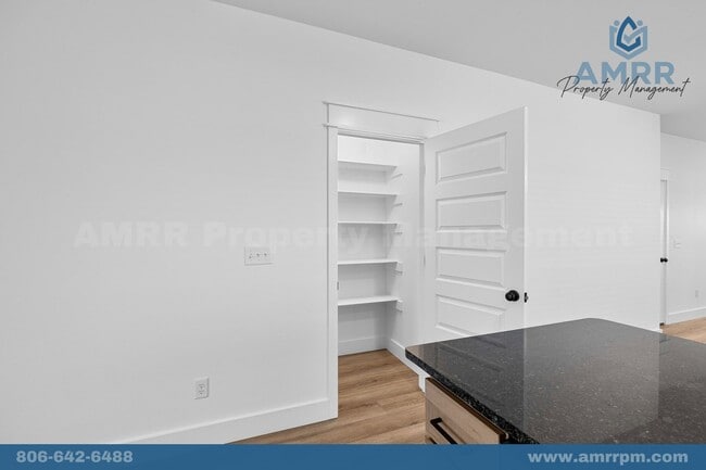 Building Photo - 1805 Edwards St