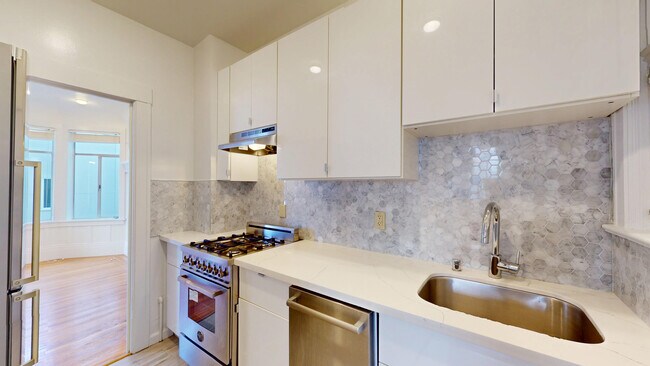 Building Photo - 1046 Mason St