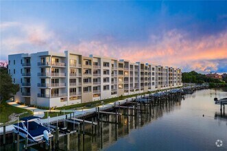 Building Photo - 1709 N Tamiami Trl