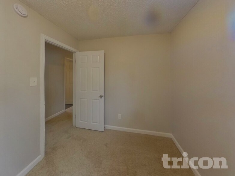 Building Photo - 2640 Cather Ave