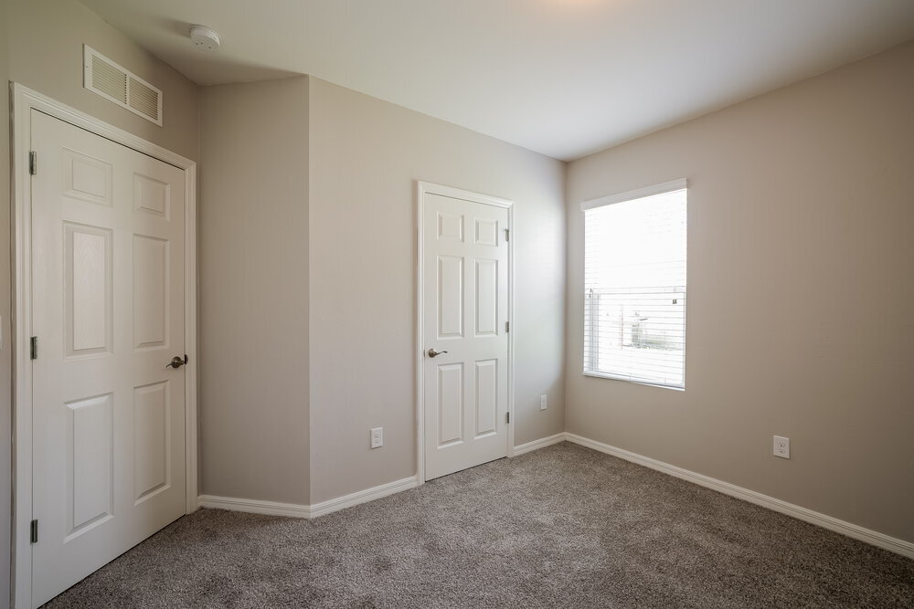 Building Photo - 1301 SW 9th Ct