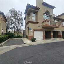 Building Photo - 2930 Vía Milano