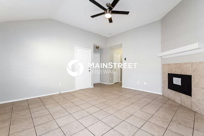 Building Photo - 3 Bedroom Pet-Friendly Home in Dallas, TX with Main Street Renewal