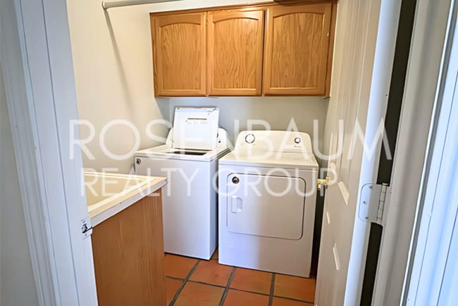 Building Photo - Beautiful 4-bedrooms, 2-baths home in Pres...