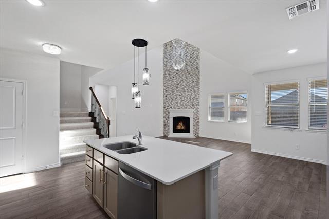 Building Photo - 11120 Canyon Oak St