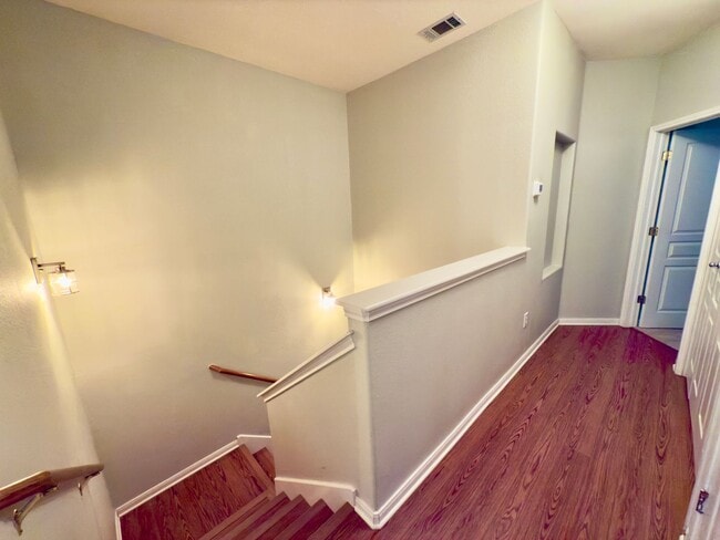 Building Photo - 2 Bedroom Townhome in Westcreek Ranch