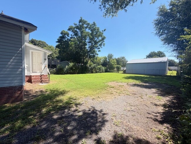 Building Photo - Just remolded 3 bedroom 1 bathroom house. Very close to I85 and Downtown Kannapolis