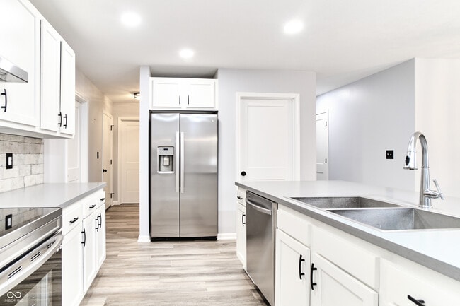 Building Photo - 730 N East St