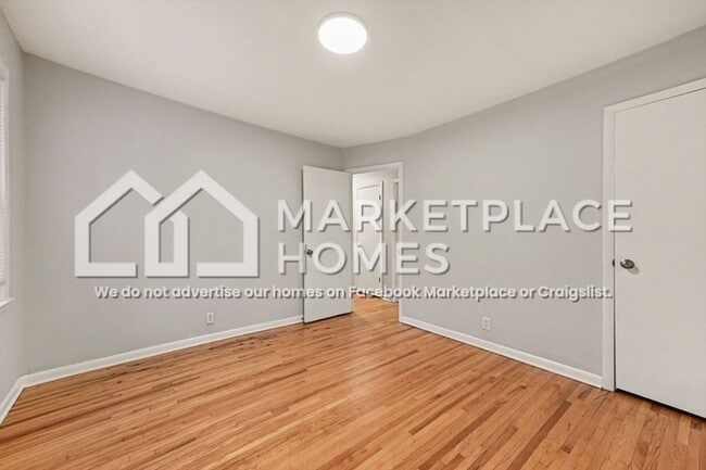 Building Photo - 427 Whispering Pines Dr