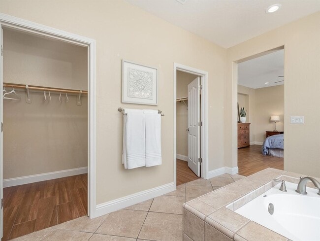 Building Photo - Beautiful Clovis North 4/3