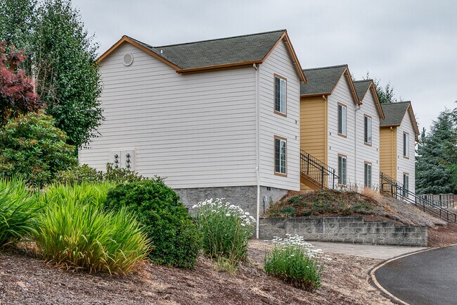 Building Photo - 2-Bedroom, 1-Bath 2-Story Townhouse Apartment Off Bailey Hill!