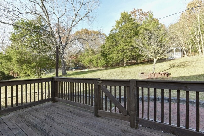 Building Photo - 325 Tall Oaks Dr