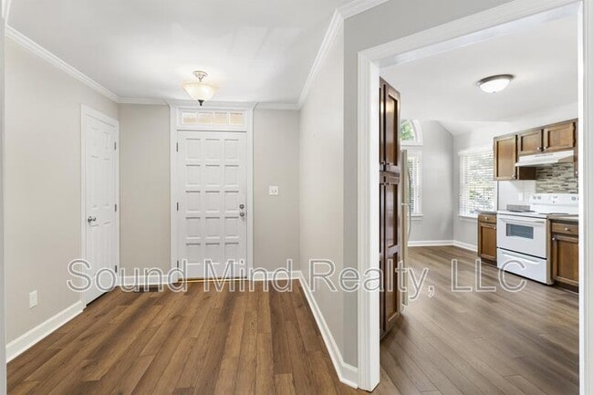 Building Photo - 112 Lomond Ln