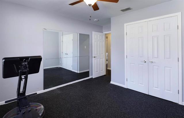 Building Photo - 10282 Vinemont St