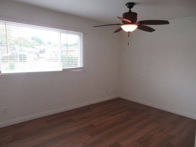 Building Photo - Charming 4-Bedroom Home in Granada Hills –...