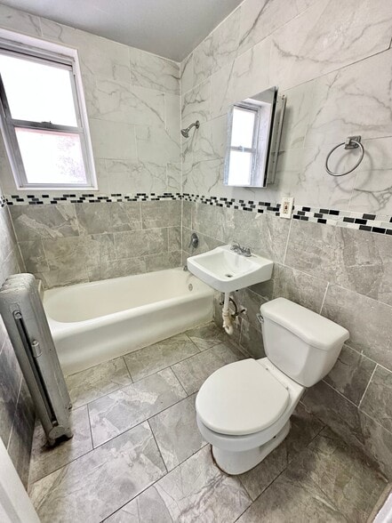 Building Photo - 94 Fairmount Terrace