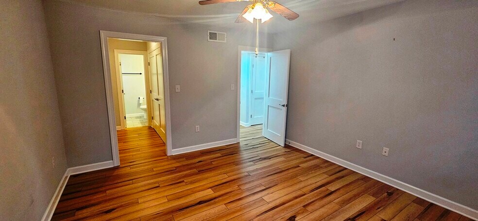 Building Photo - 5260 Crossbow Cir