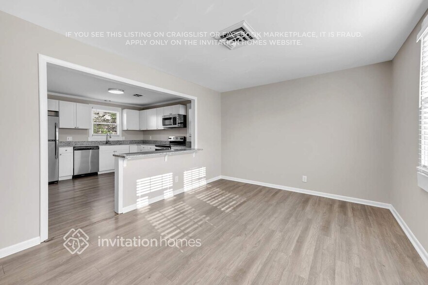 Building Photo - 3331 Panorama Dr