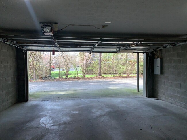 Building Photo - 1129 Turkey Foot Rd