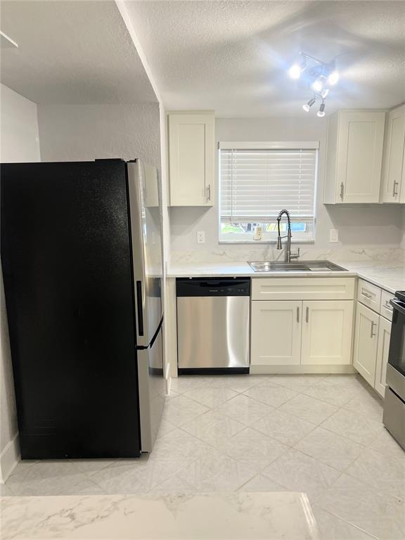 Building Photo - 4550 Overlook Dr NE