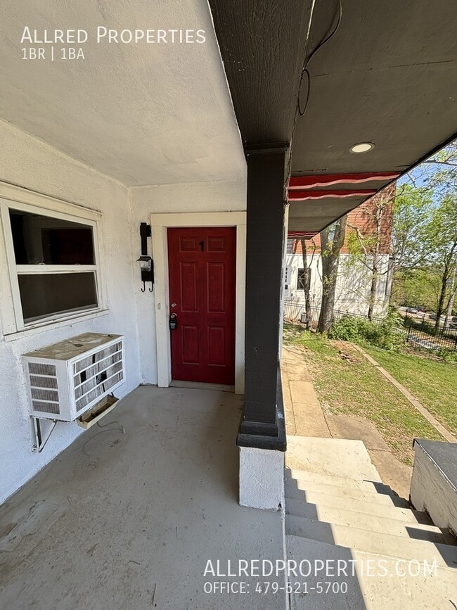Building Photo - 621 N Leverett Ave