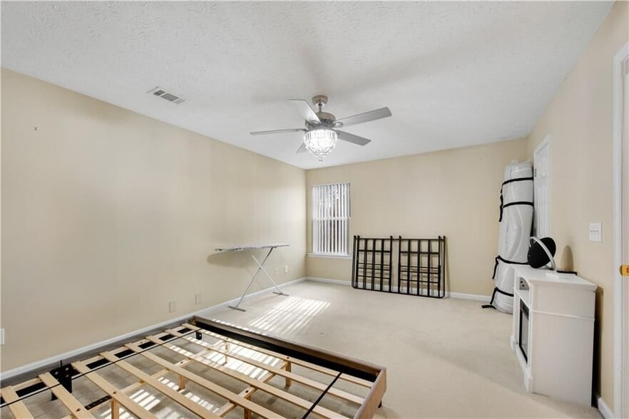 Building Photo - 10005 Lauren Hall Ct