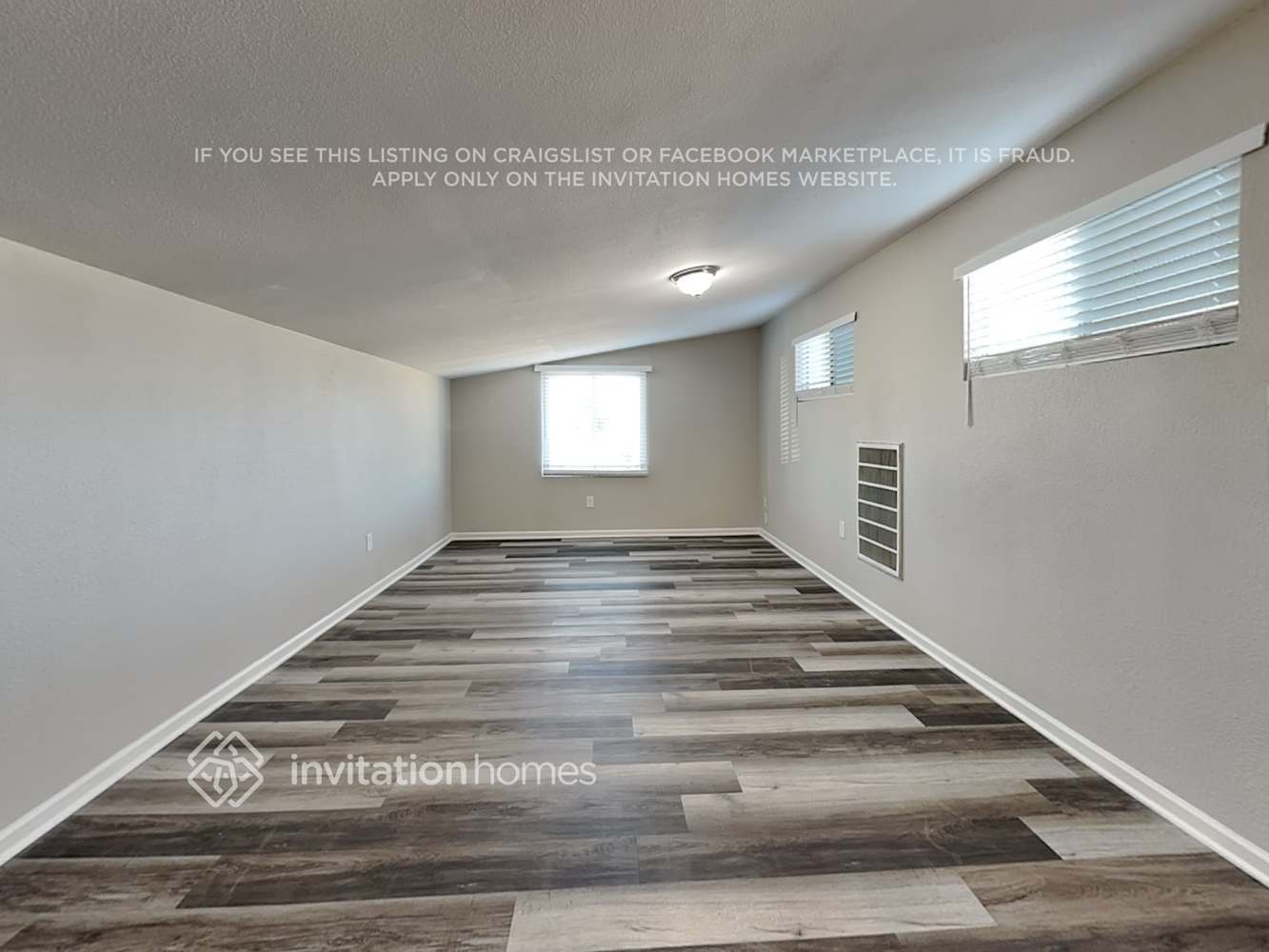 Building Photo - 7443 E Crescent Cir