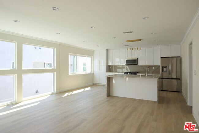 Building Photo - 1223 23rd St