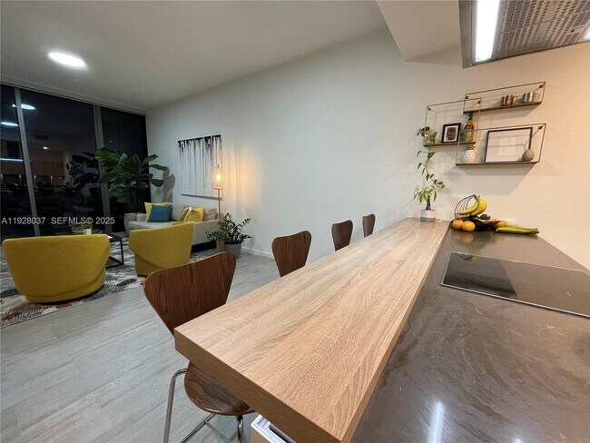 Building Photo - 1000 Brickell Plaza