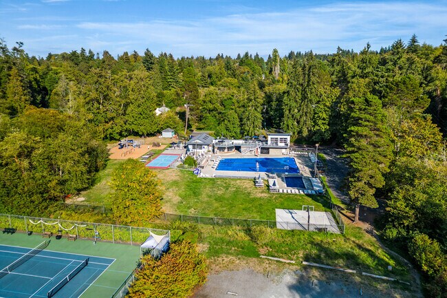 Building Photo - 130 SW 194th St