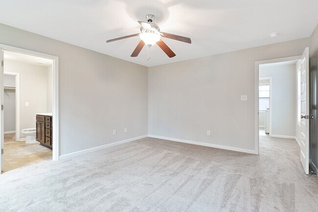 Building Photo - Great Home with Fenced Yard!
