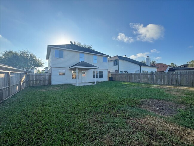 Building Photo - 11811 Madison Kendall Ln