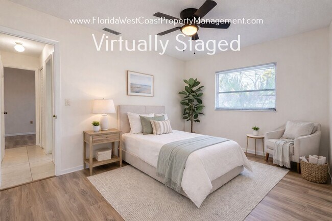 Building Photo - GULF GATE SARASOTA! OUTSTANDING 3 BEDROOM/2 BATH HOME WITH EXTRA LARGE YARD!