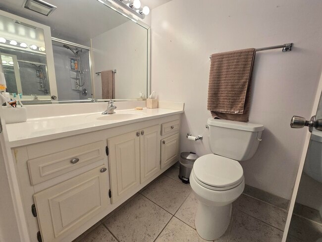 Building Photo - 4501 Martinique Way