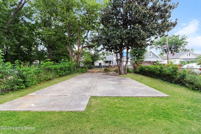 Building Photo - 113 S 43rd St