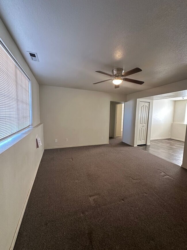 Building Photo - 4-bedroom, 2-bath apartment in Cedar City fourplex