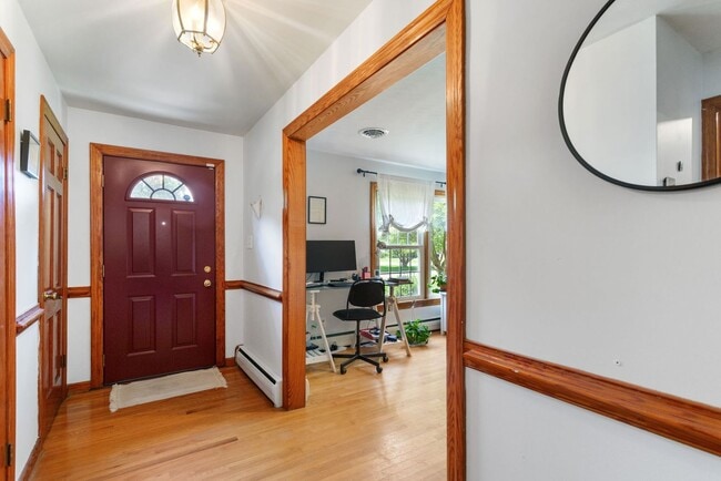 Building Photo - Thoroughgood