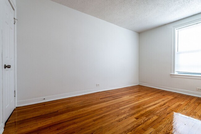 Building Photo - 7804 S Jeffrey