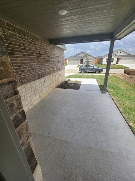 Building Photo - 15013 Bushwacker Wy