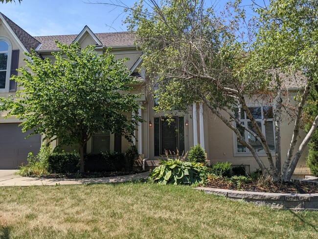 Building Photo - Great House on the Golf Course