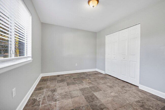 Building Photo - cpg2