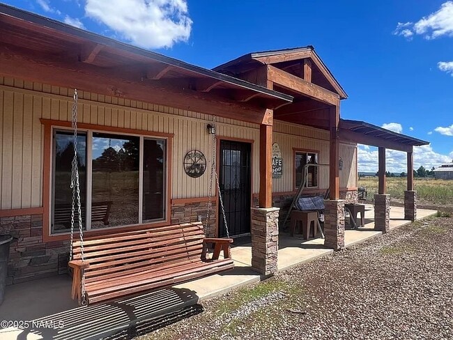 Building Photo - 665 Dust Devil Dr