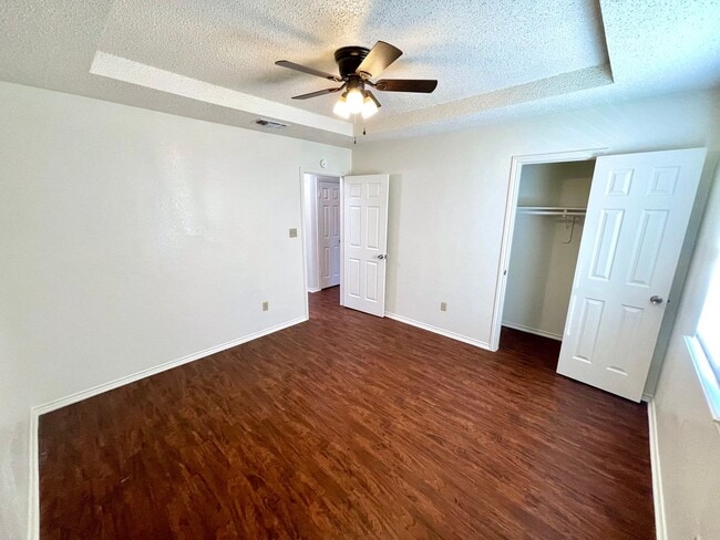 Building Photo - 4104 Shawn Dr