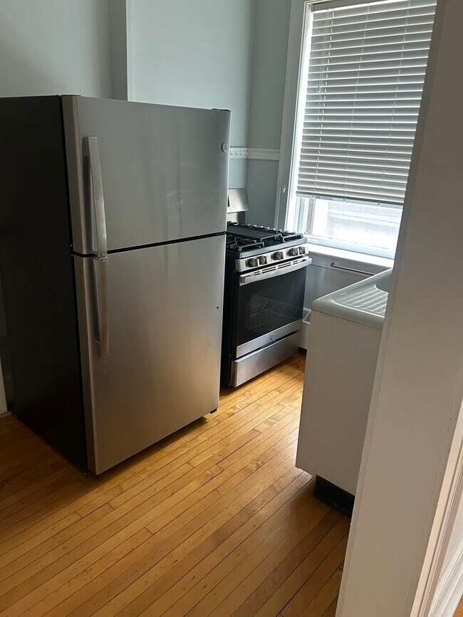 Building Photo - 811 Judson Ave