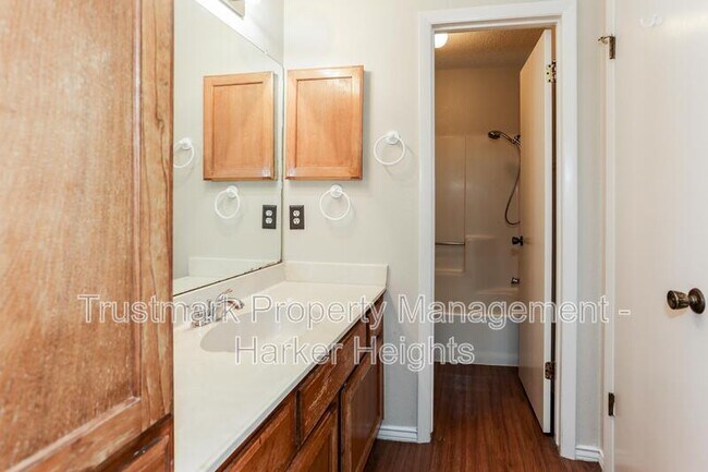 Building Photo - 1208 Westway Cir
