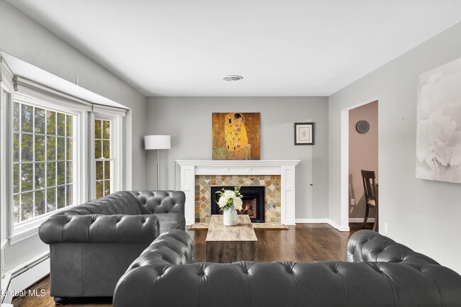 Building Photo - 15 Brookwood Dr