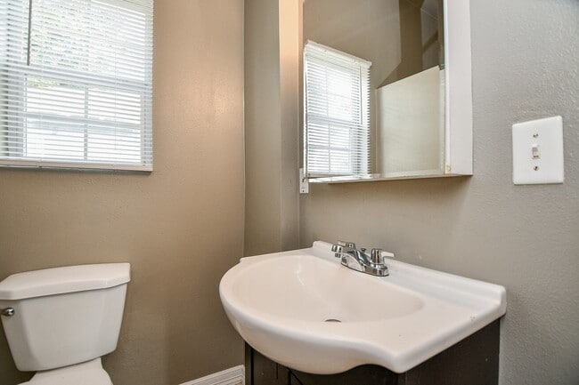 Building Photo - 1117 Fred St