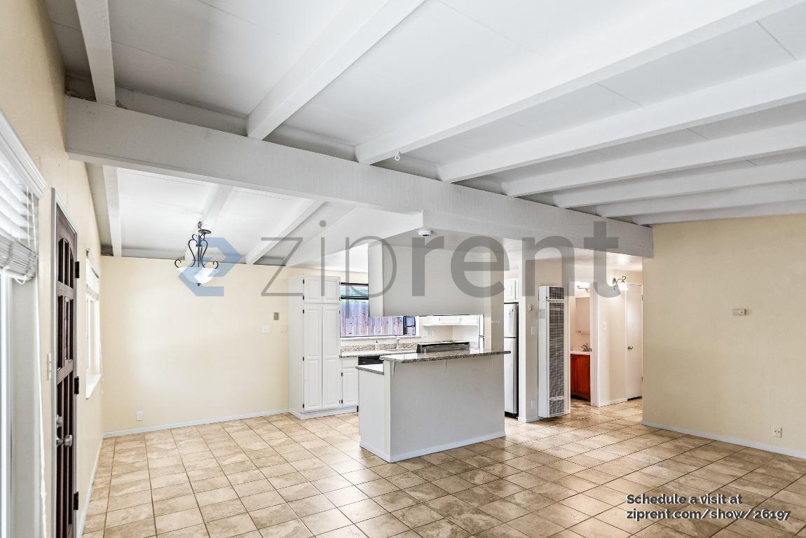 Building Photo - 499 Pebble Dr