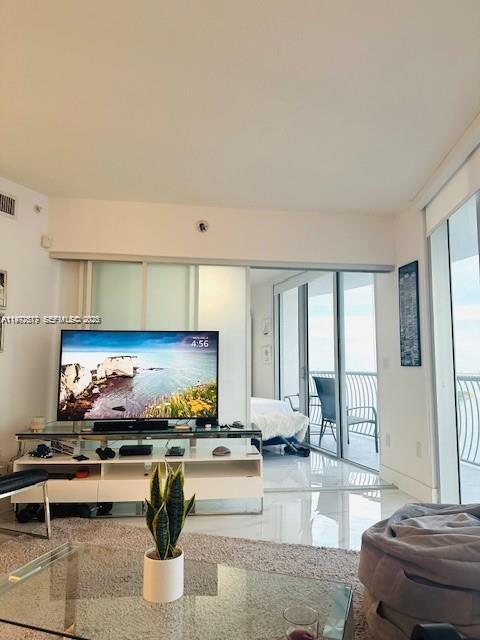 Building Photo - 1750 N Bayshore Dr