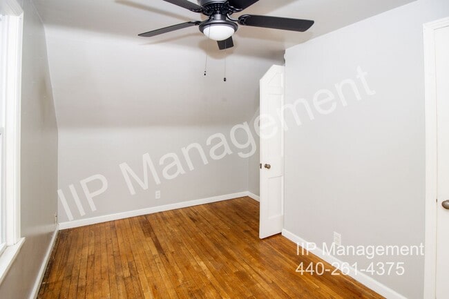 Building Photo - 1357 E 289th St